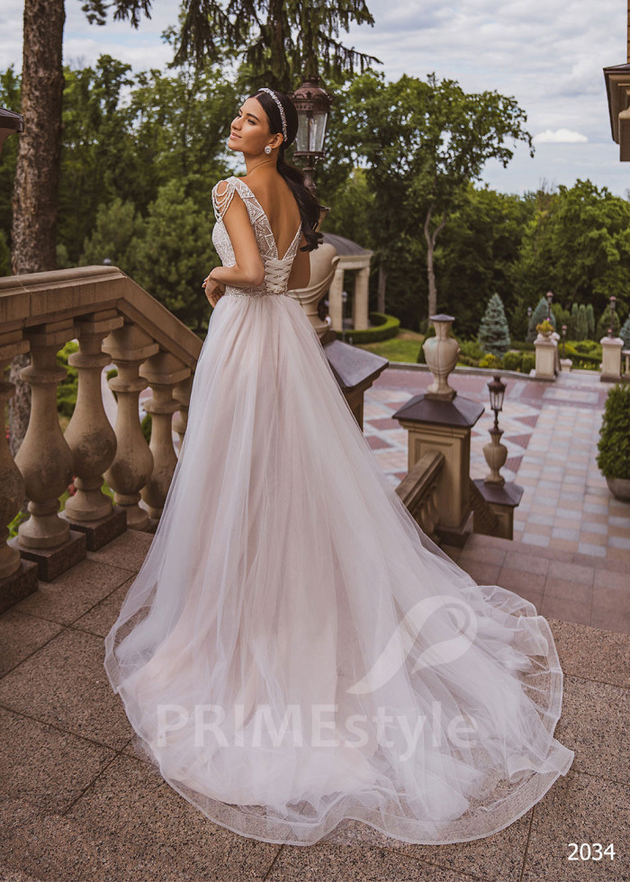 Extravagantné tylové svadobné šaty LC2034