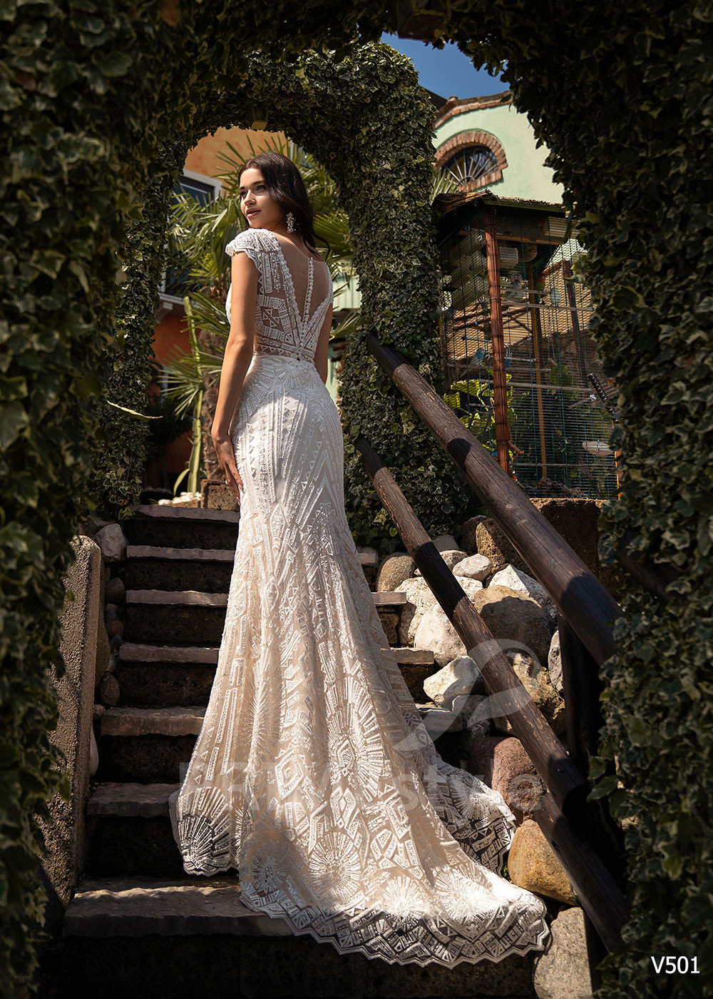 Extravagantné celočipkované svadobné...