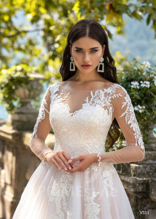 Jednoduché čipkované svadobné šaty LS511 2