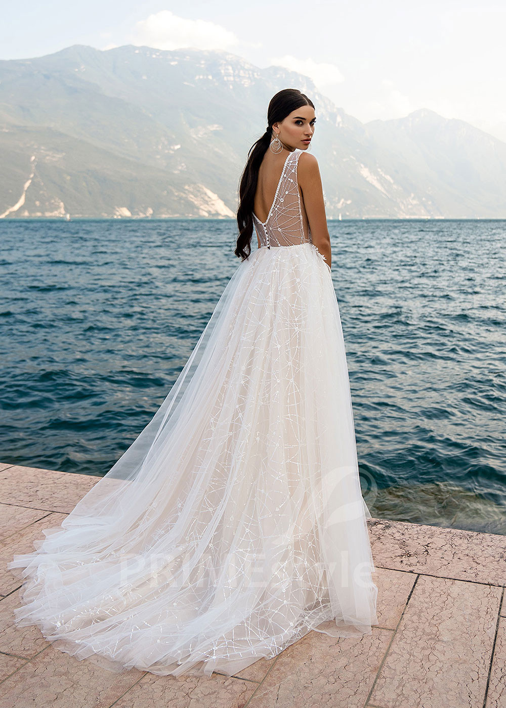 Luxusné trblietavé svadobné šaty LS514