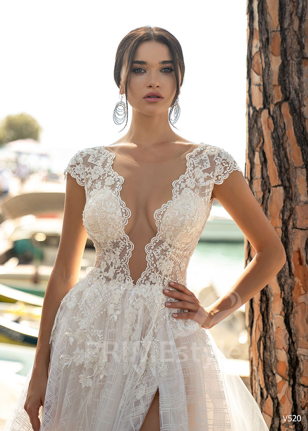 Luxusné čipkované svadobné šaty LS520