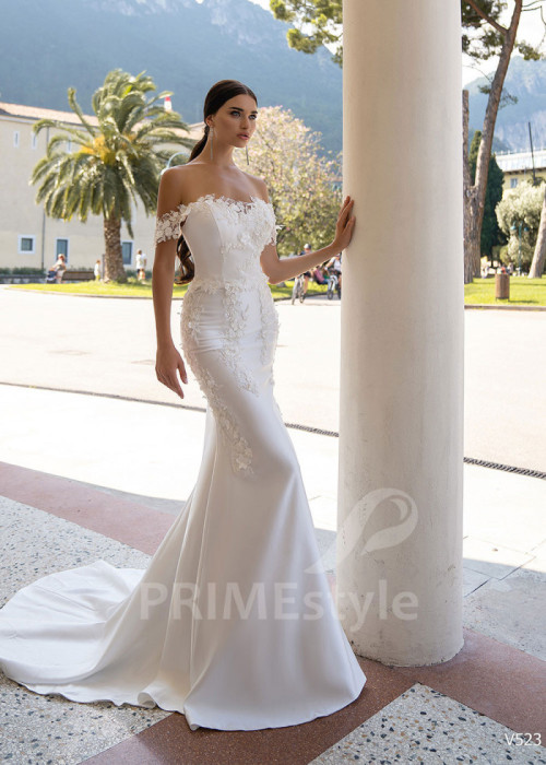 Extravagantné úzke svadobné šaty LS523