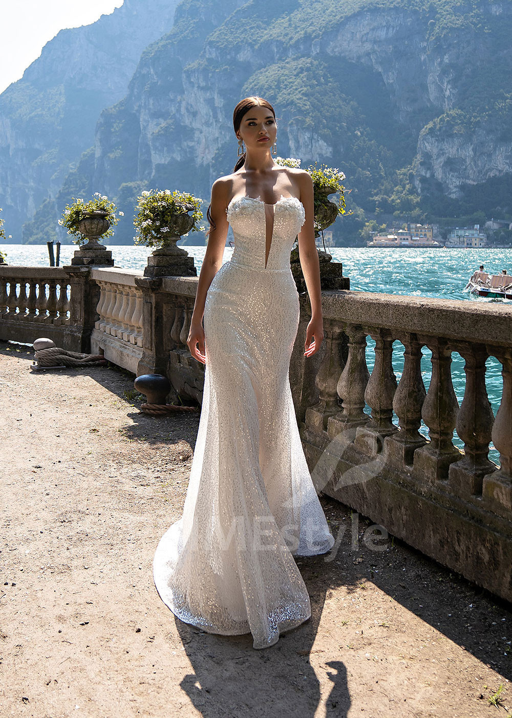 Extravagantné trblietavé svadobné šaty LS526