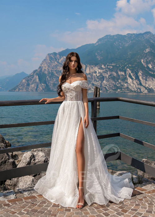 Extravagantné čipkované svadobné šaty LS529