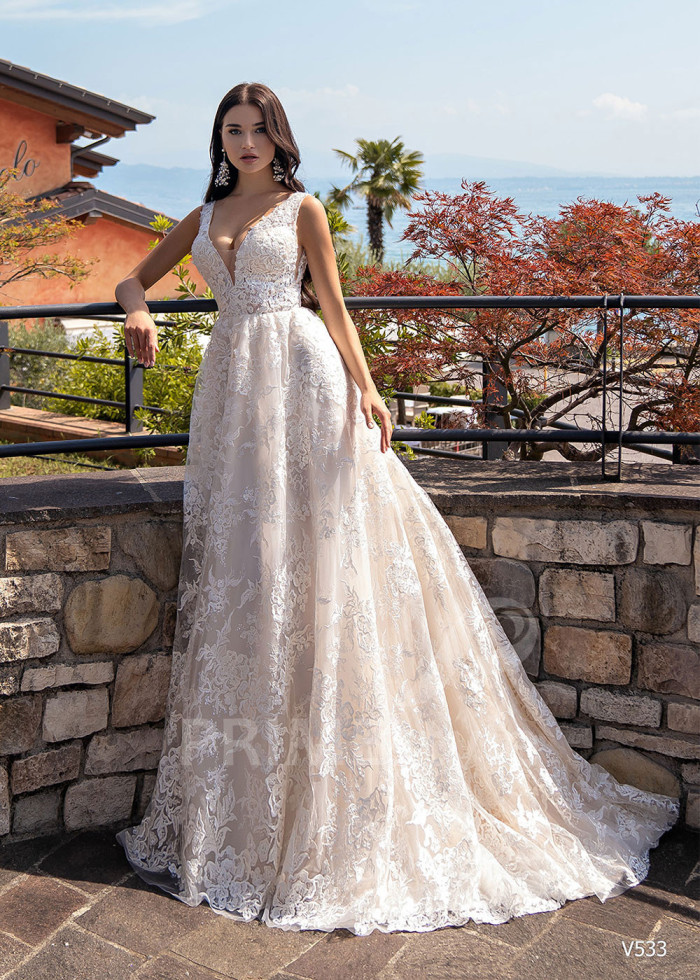 Luxusné celočipkované svadobné šaty LS533