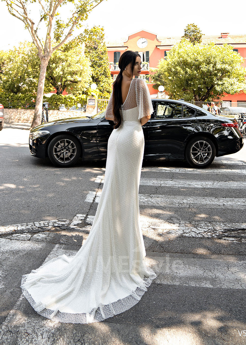 Exkluzívne úzke svadobné šaty LS535
