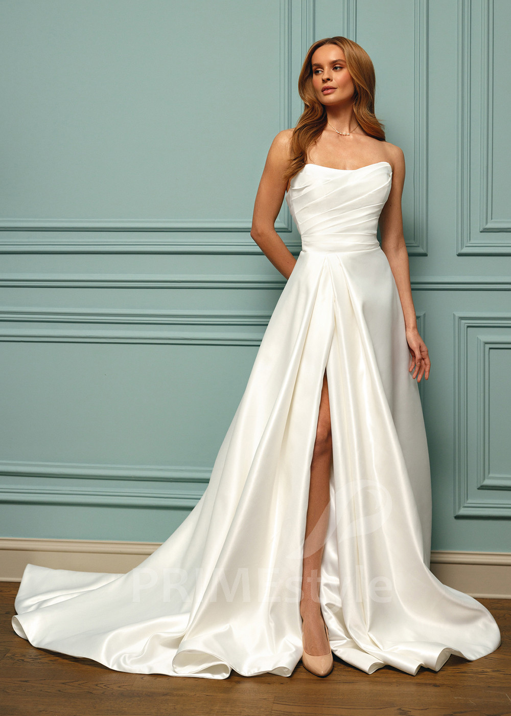 Jednoduché minimalistické svadobné šaty Gina