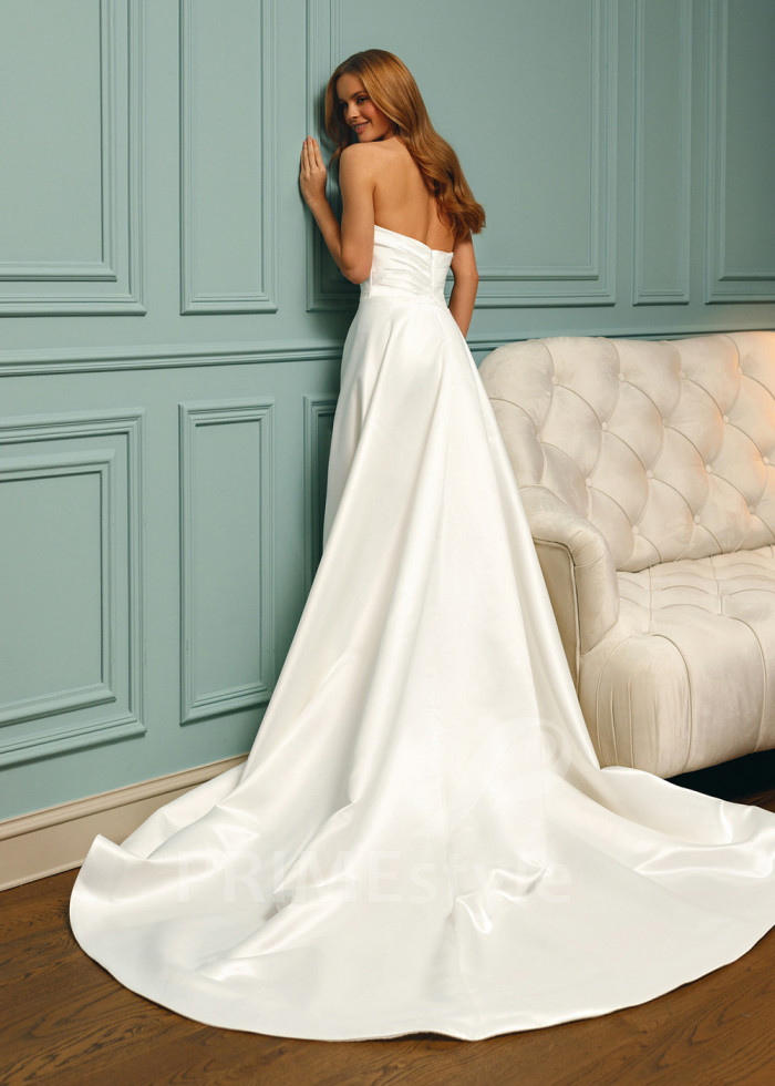 Jednoduché minimalistické svadobné šaty Gina