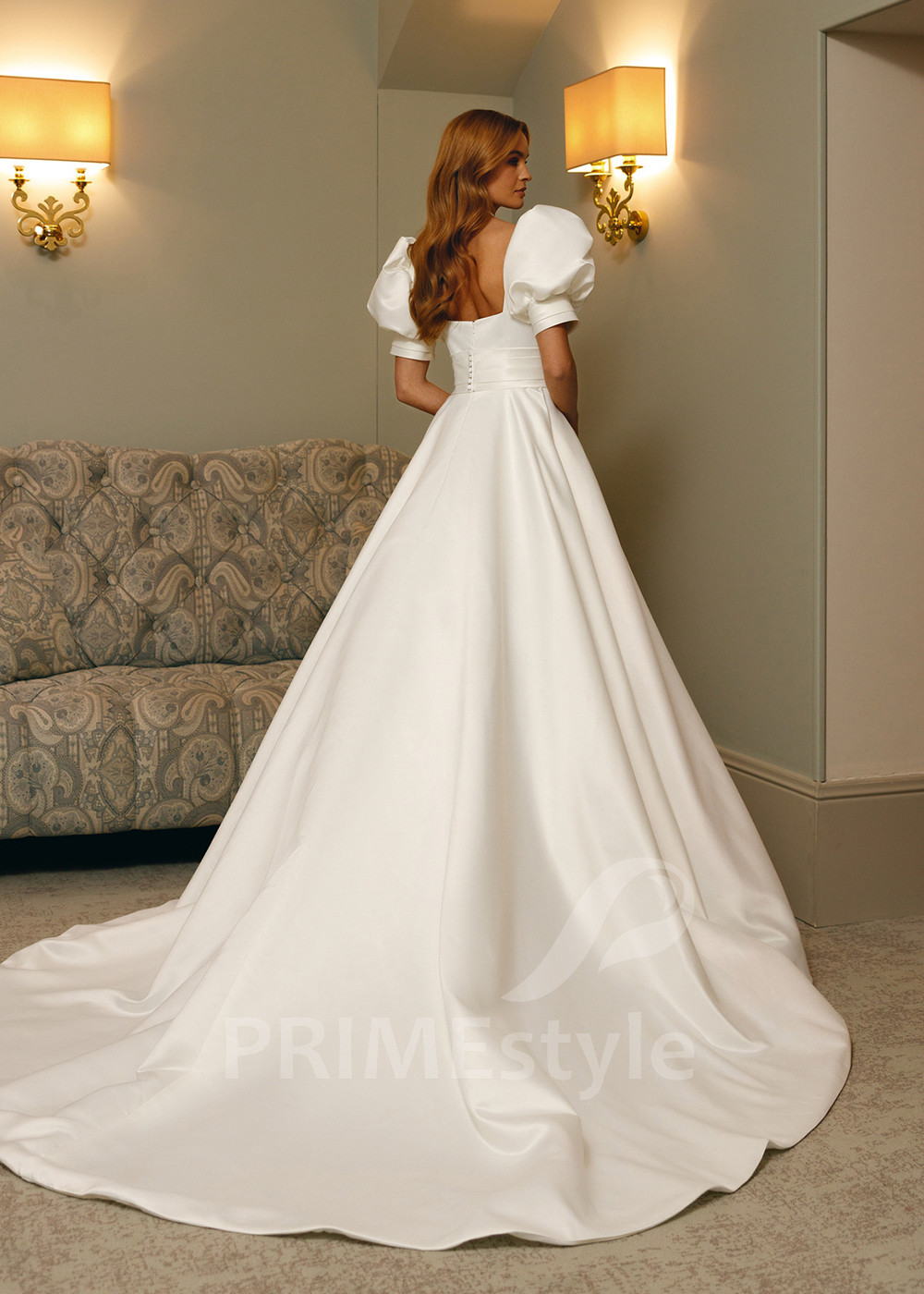 Jednoduché saténove svadobné šaty Sophie