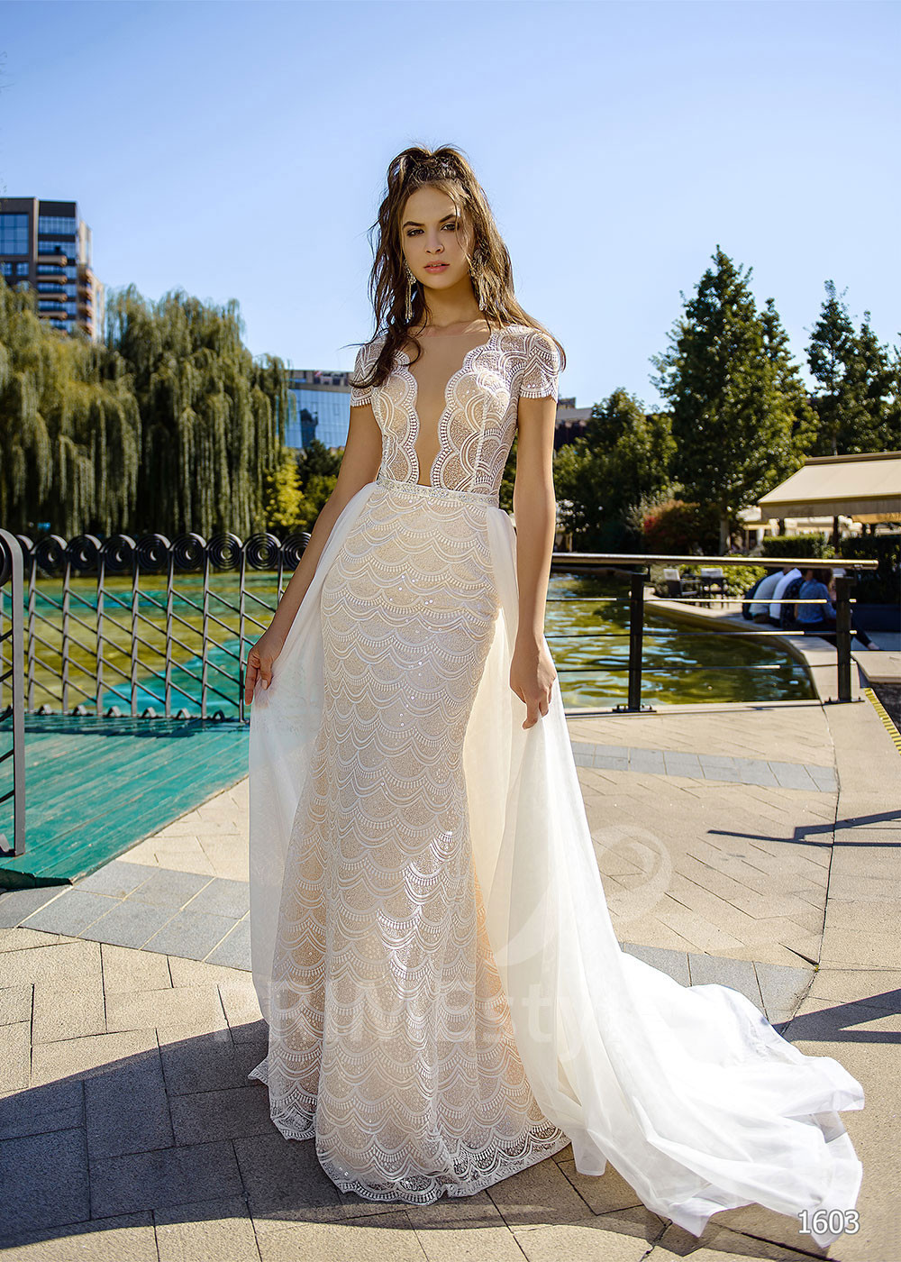 Elegantné úzke svadobné šaty LC1603