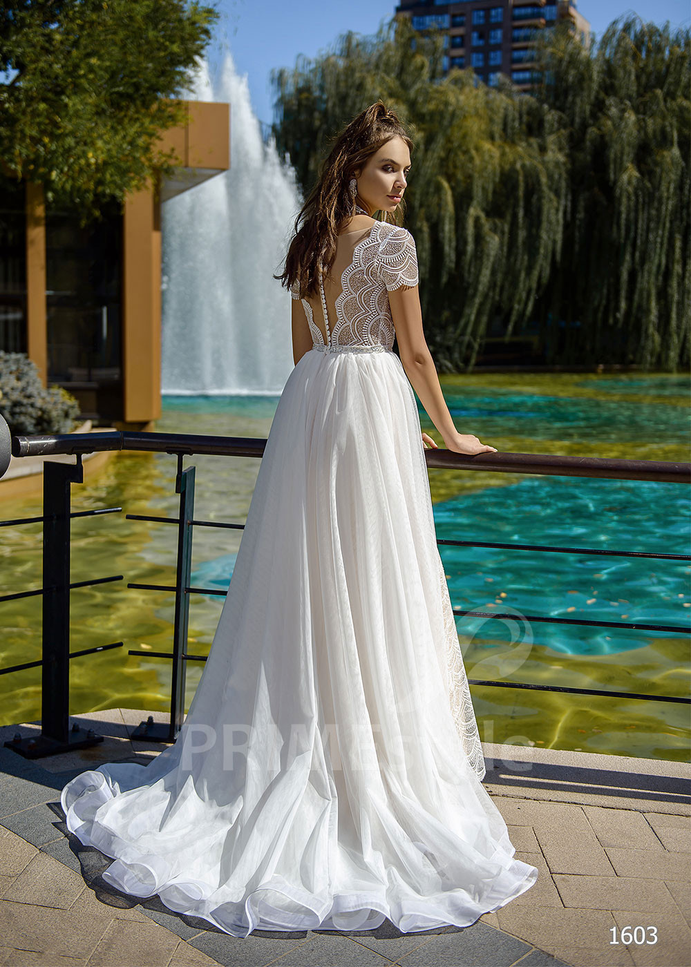 Elegantné úzke svadobné šaty LC1603