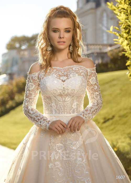 Luxusné čipkované svadobné šaty LC1607 2