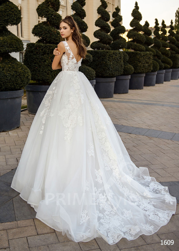 Jednoduché princeznovské svadobné šaty LC1609