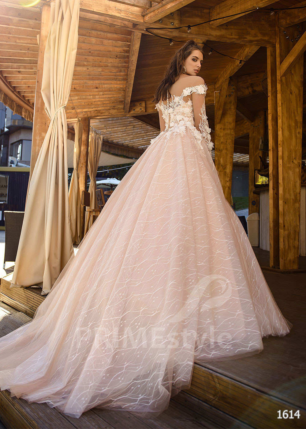 Luxusné romantické svadobné šaty LC1614