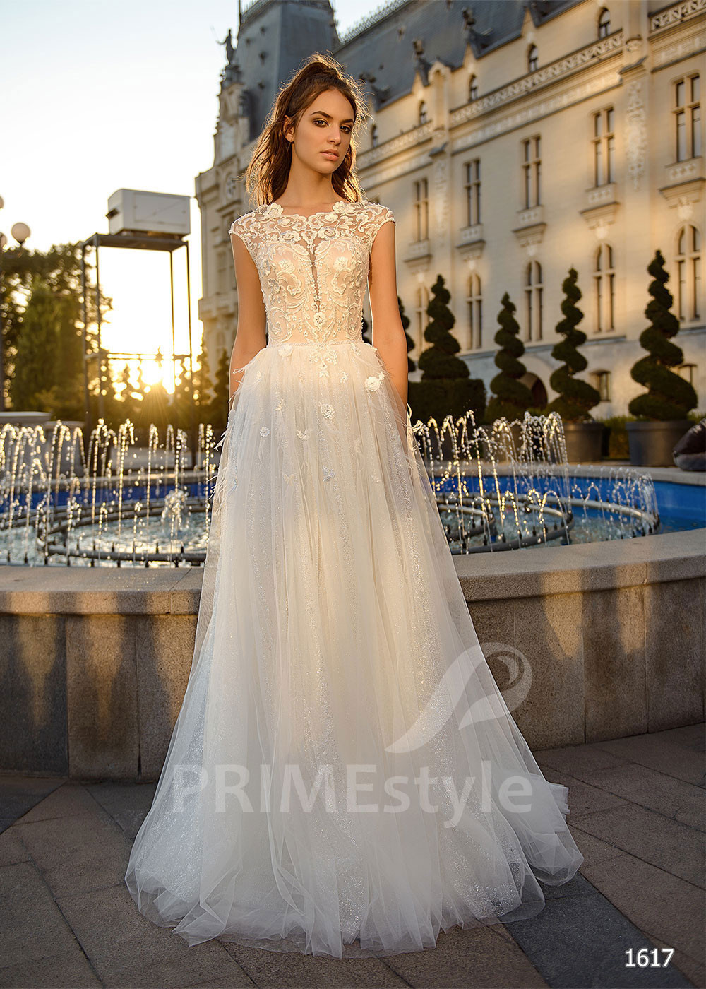 Jednoduché tylové svadobné šaty LC1617