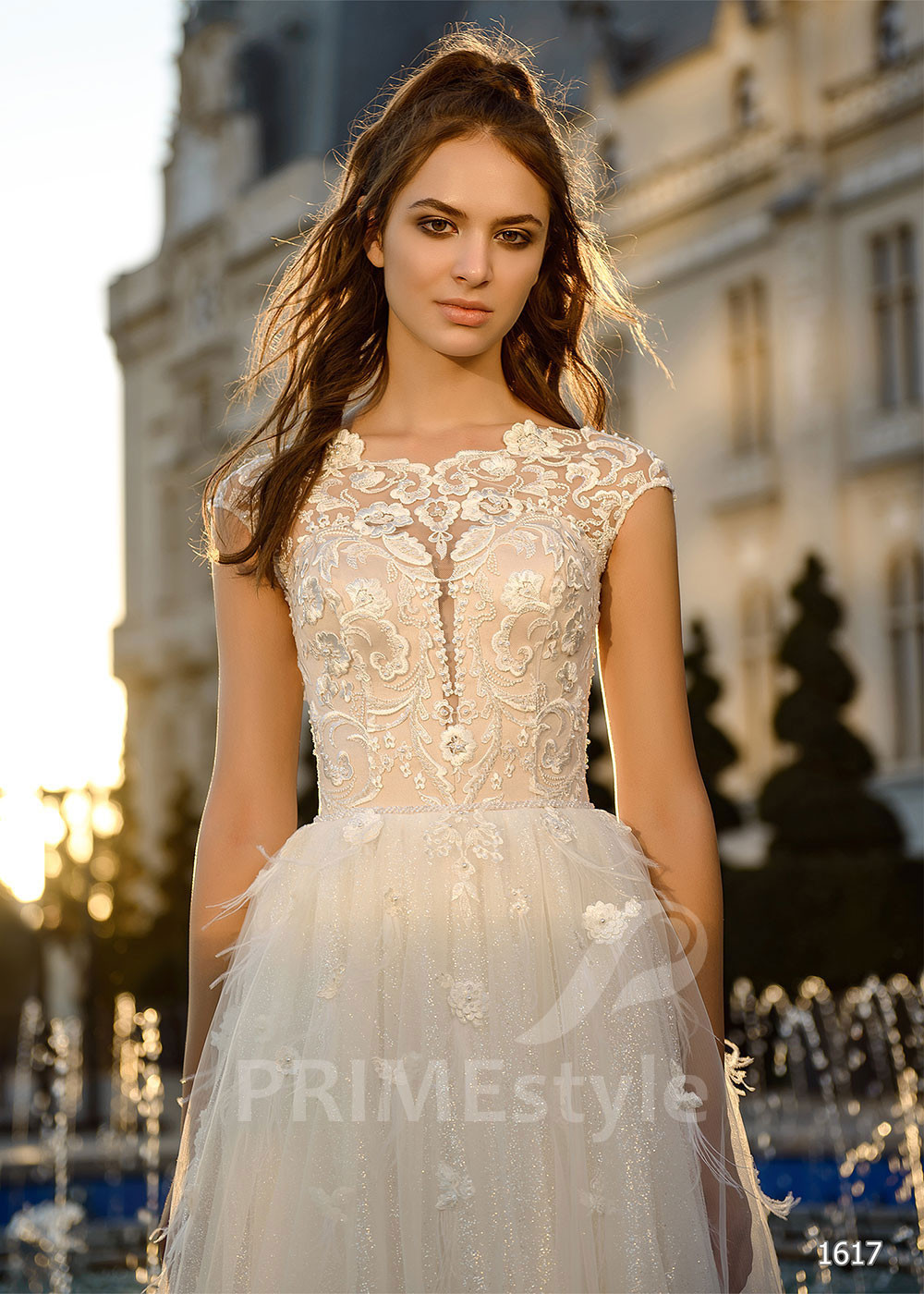 Jednoduché tylové svadobné šaty LC1617