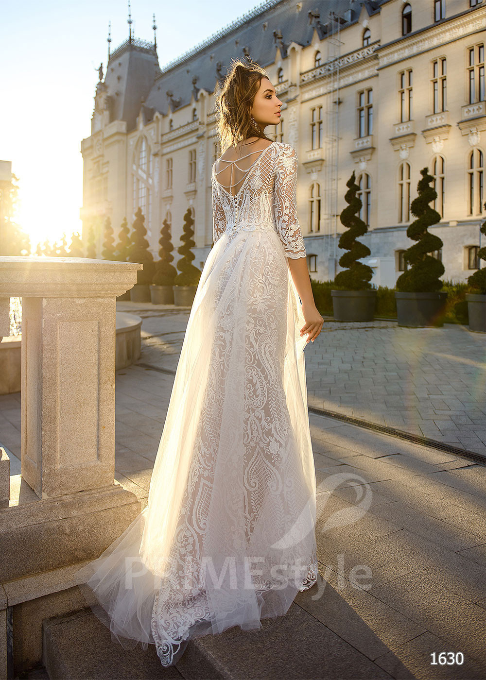 Luxusné celočipkované svadobné šaty...