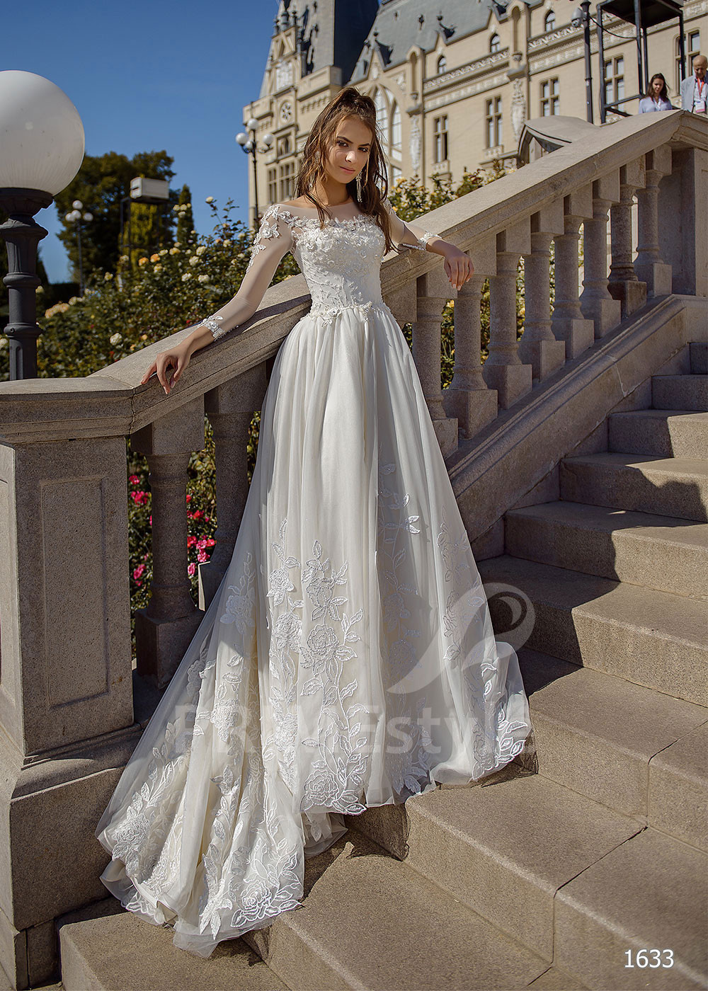 Exkluzívne romantické svadobné šaty...