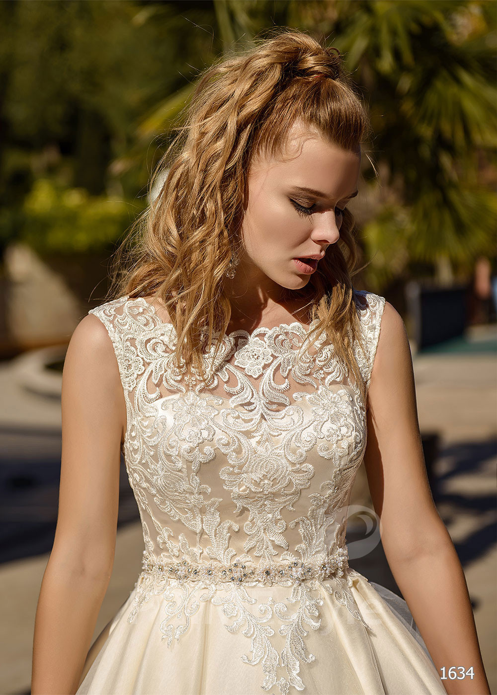 Luxusné čipkované svadobné šaty LC1634