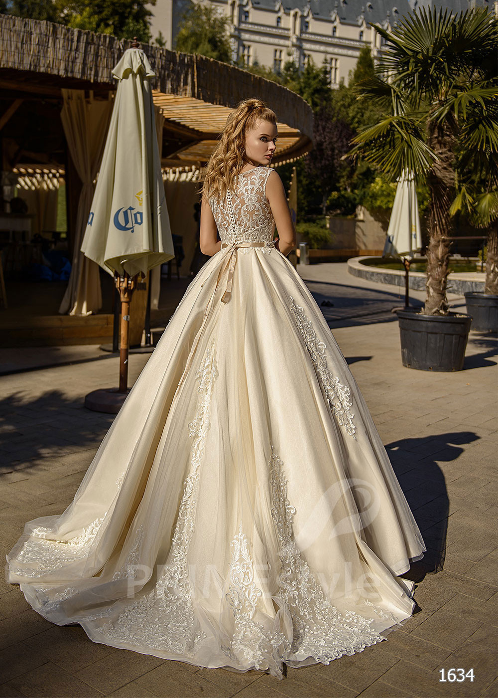 Luxusné čipkované svadobné šaty LC1634
