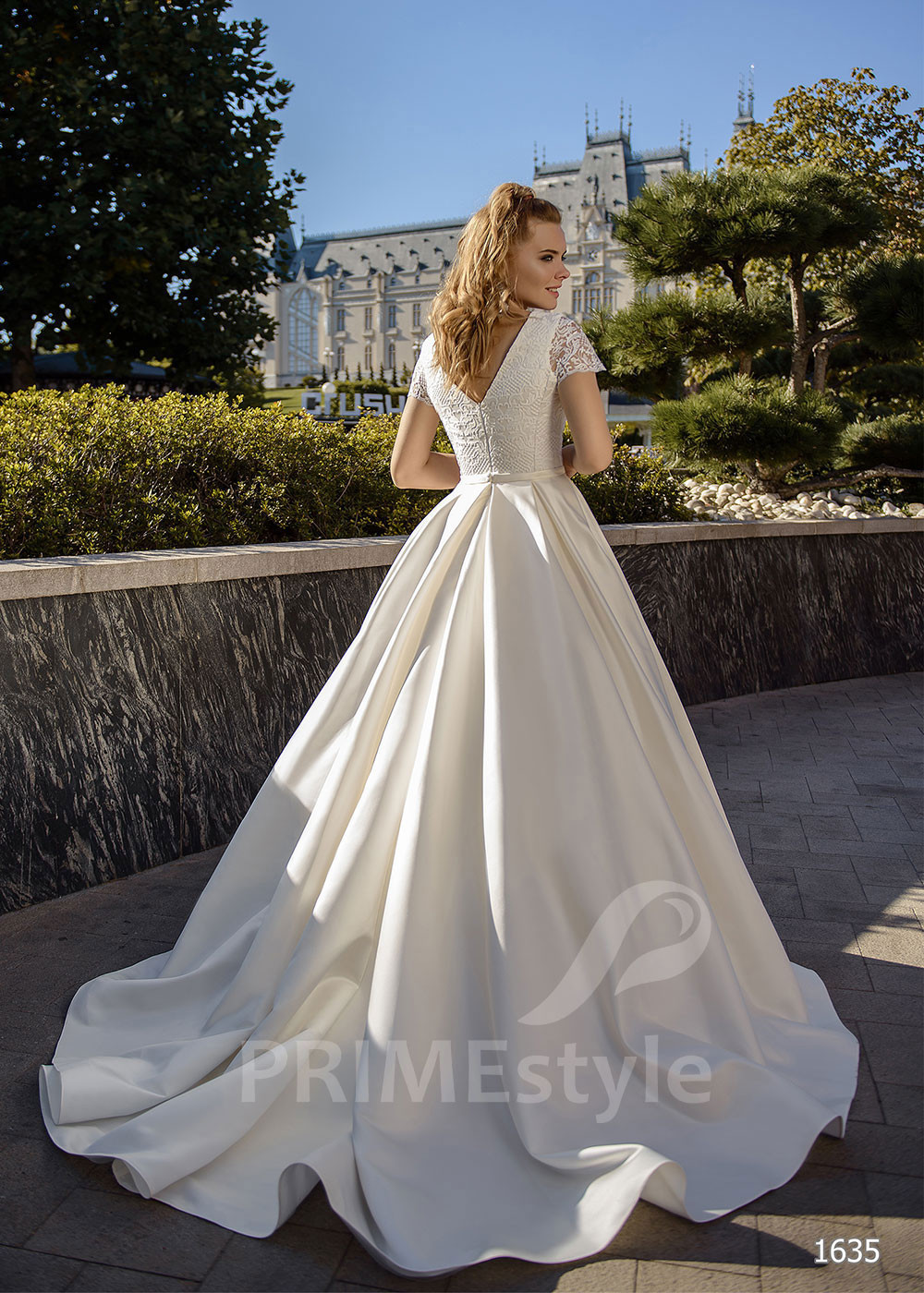 Jednoduché saténove svadobné šaty LC1635