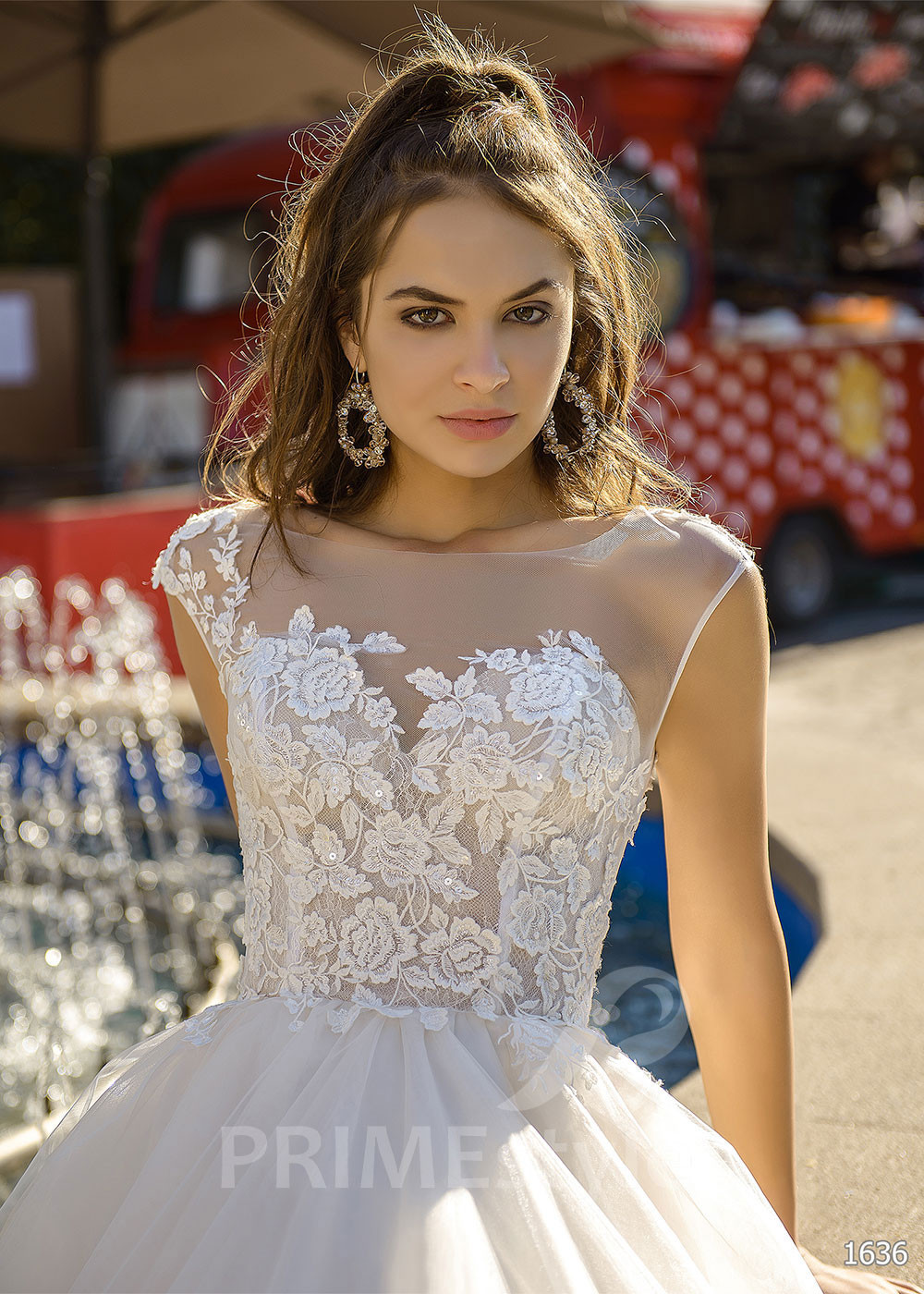 Jednoduché tylové svadobné šaty LC1636