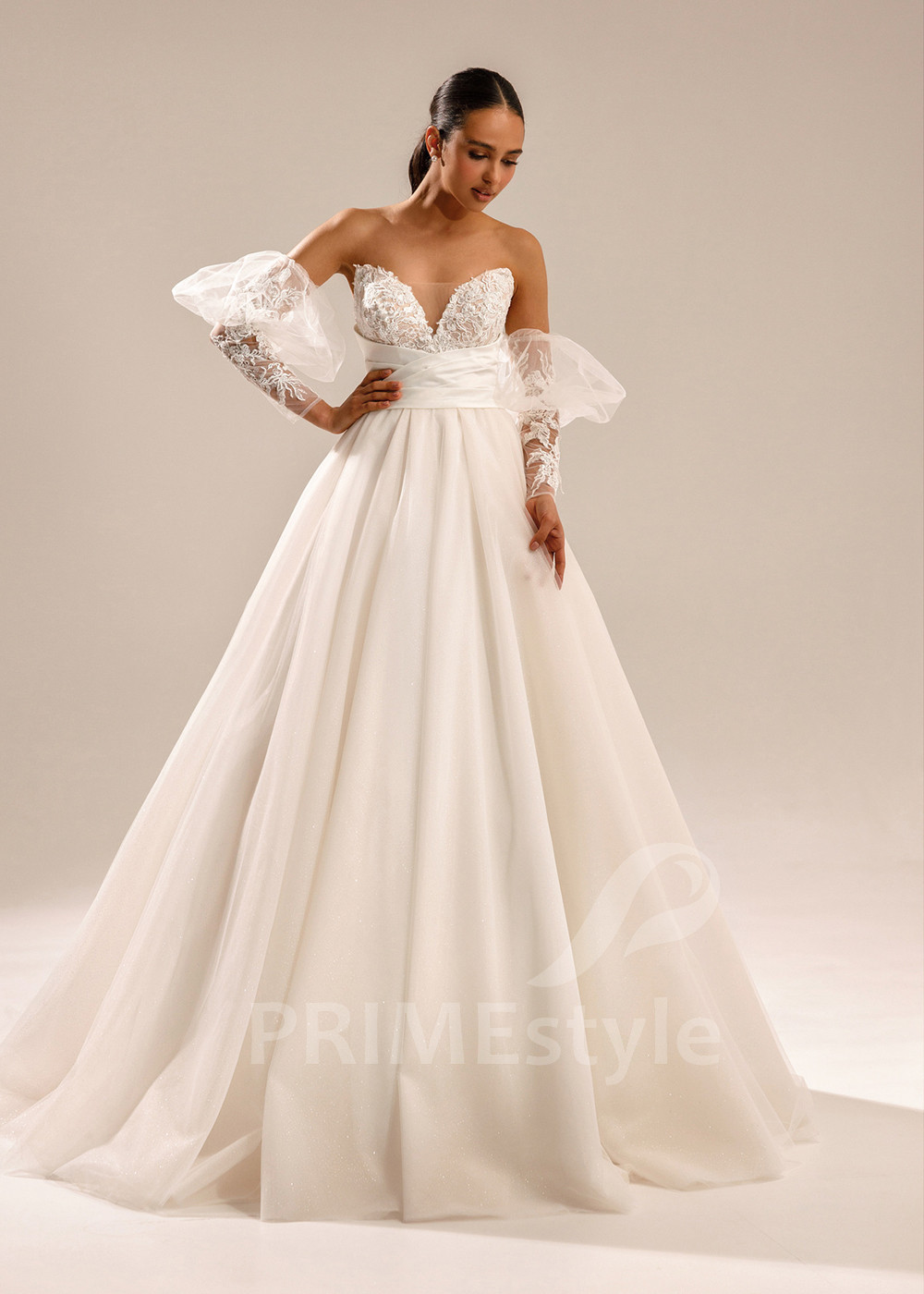 Jednoduché romantické svadobné šaty Carolina