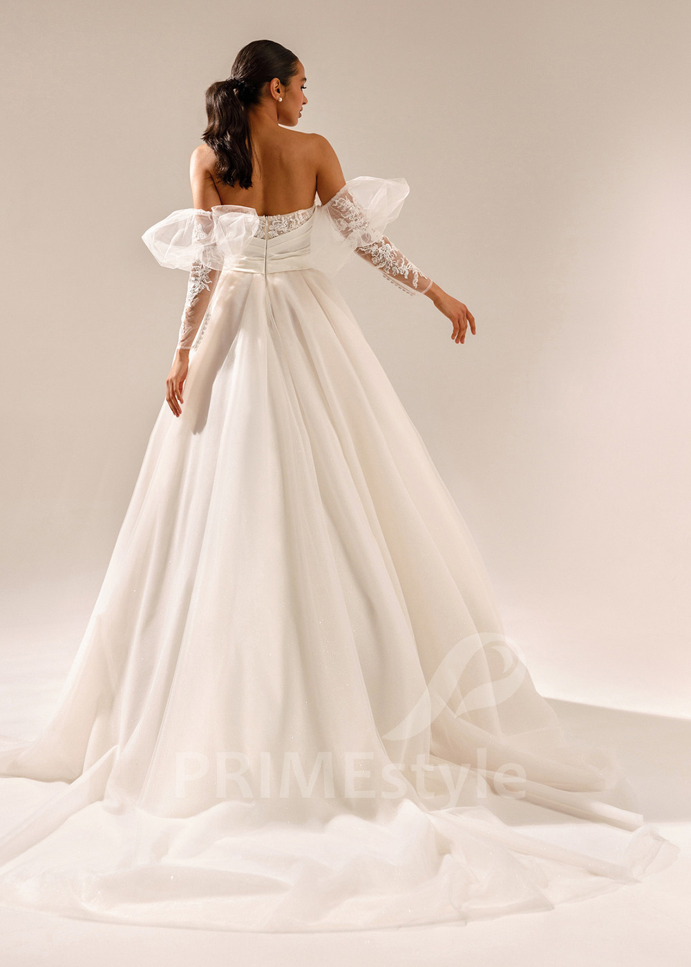 Jednoduché romantické svadobné šaty...