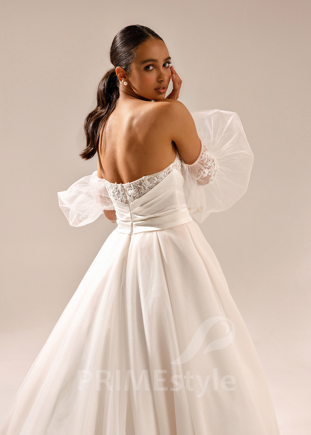 Jednoduché romantické svadobné šaty...