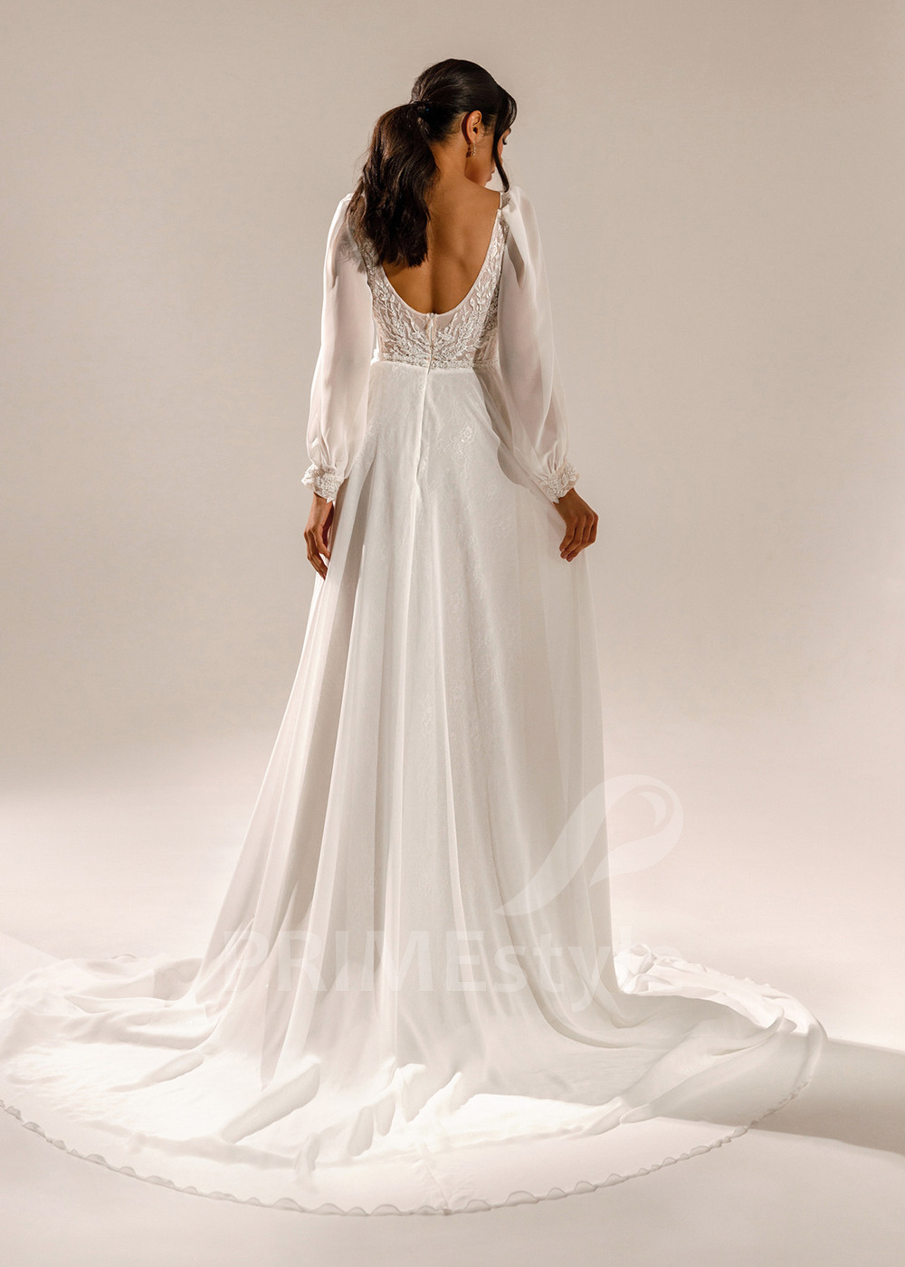 Extravagantné šifónové svadobné šaty...