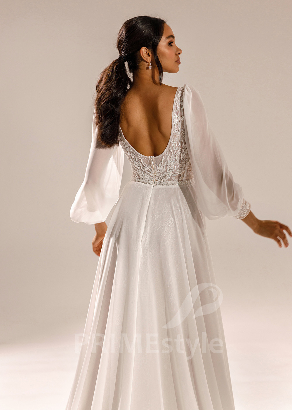 Extravagantné šifónové svadobné šaty...