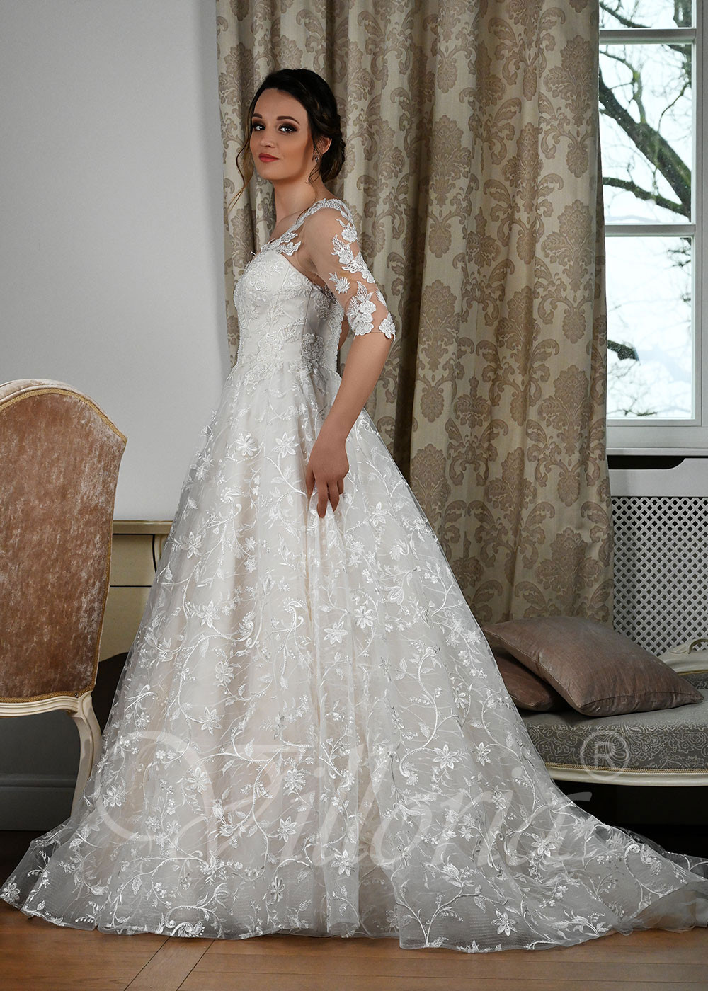 Luxusné celočipkované svadobné šaty...