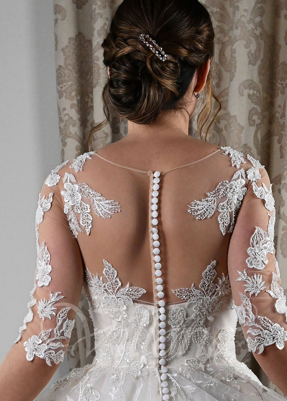 Luxusné celočipkované svadobné šaty...