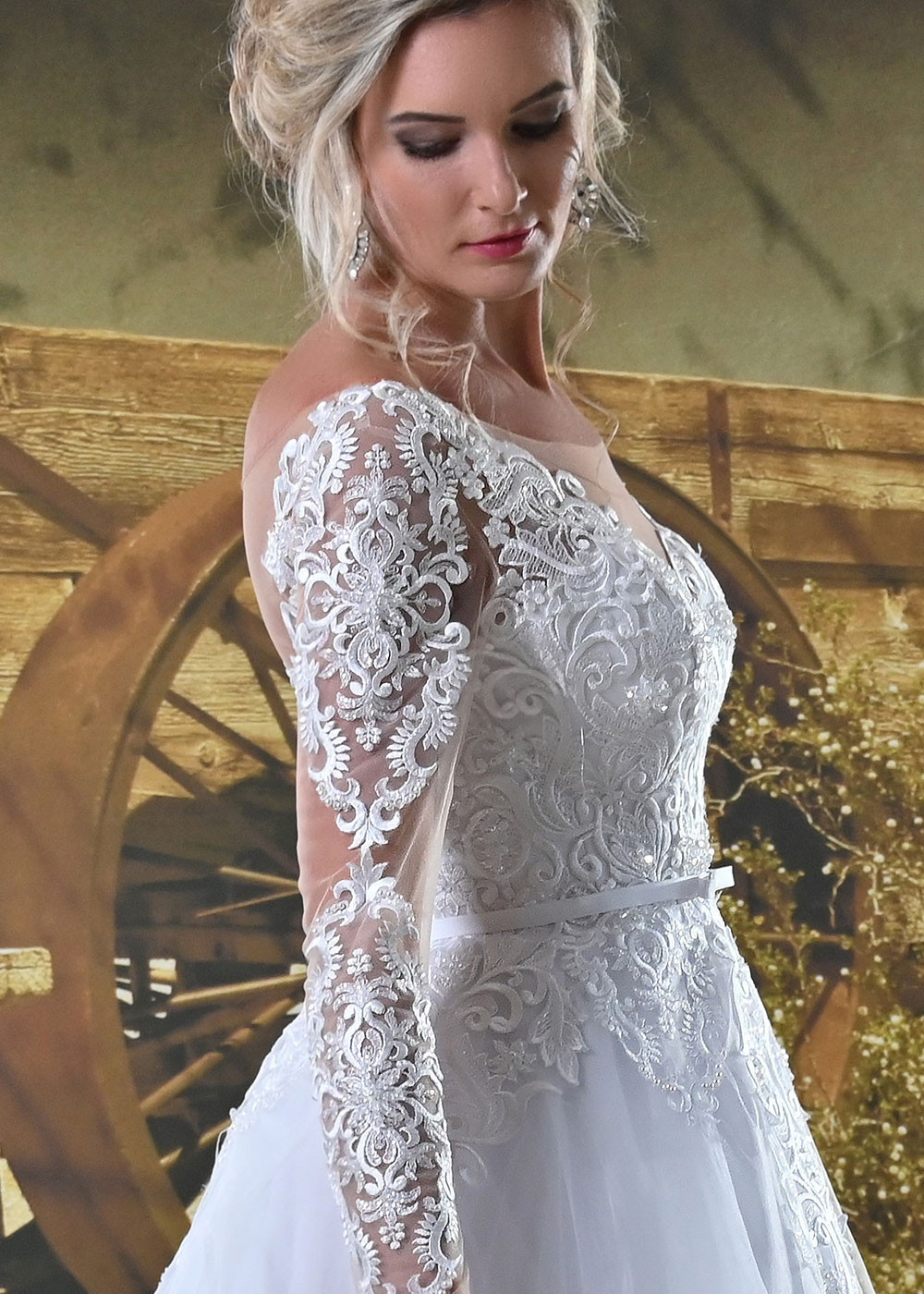 Elegantné čipkované svadobné šaty Darcy