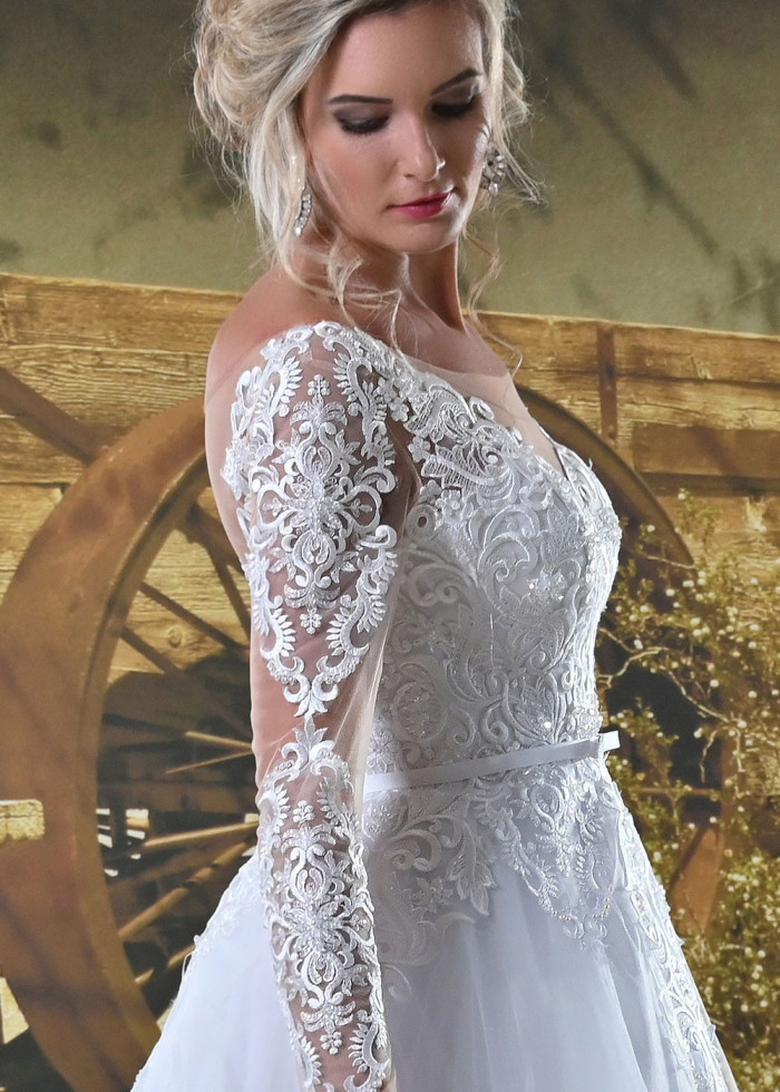 Elegantné čipkované svadobné šaty Darcy