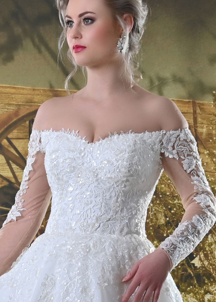 Luxusné čipkované svadobné šaty Dinara
