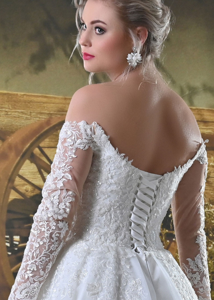 Luxusné čipkované svadobné šaty Dinara