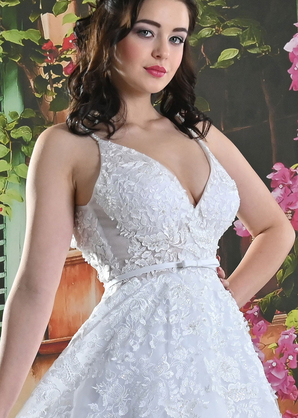 Luxusné svadobné šaty na ramienka...