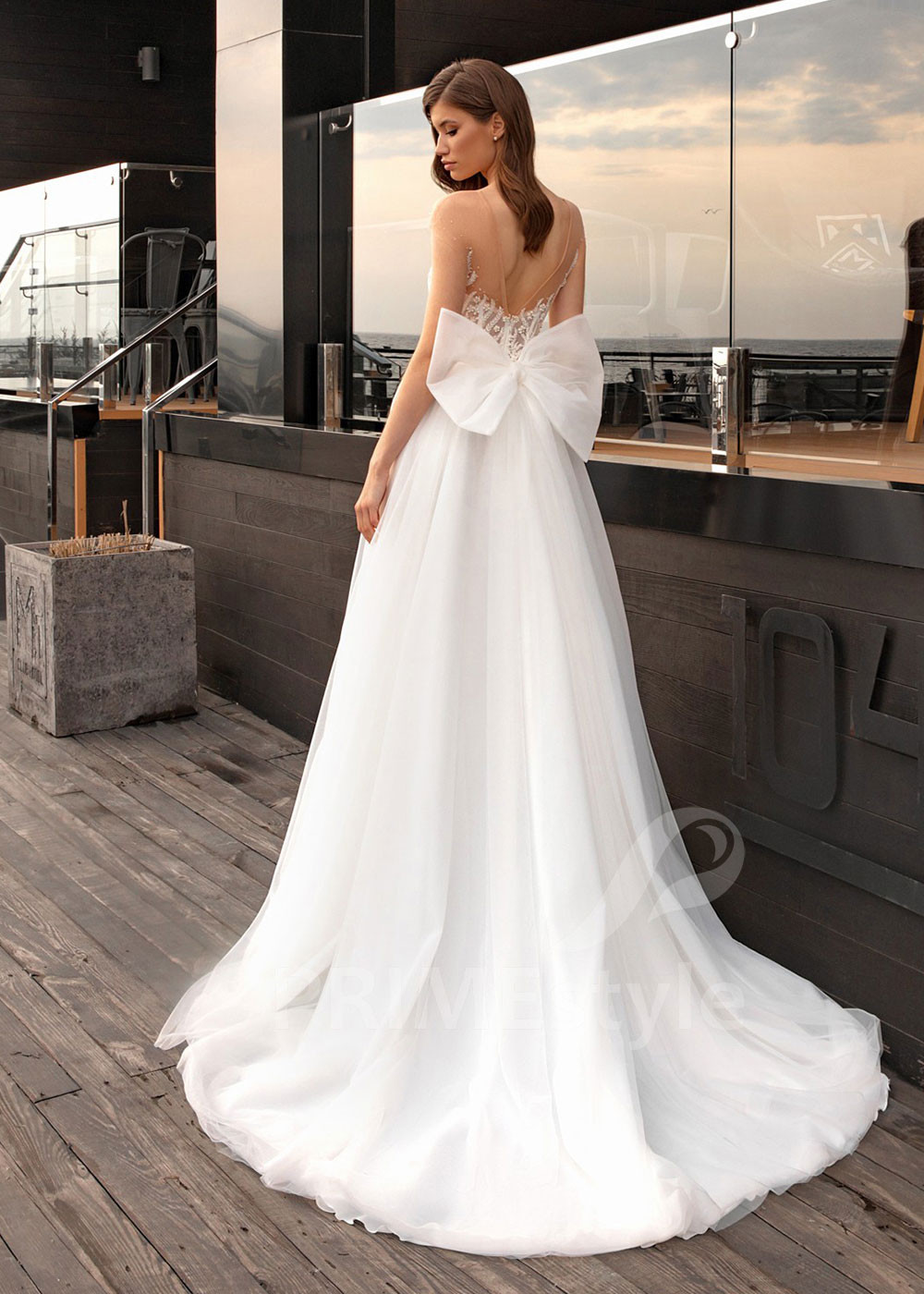 Extravagantné tylové svadobné šaty Jane