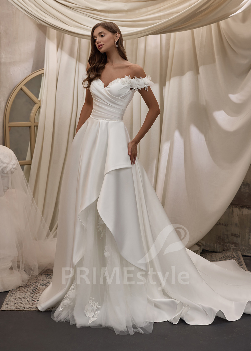 Svadobné šaty s padnutými ramienkami LC2801