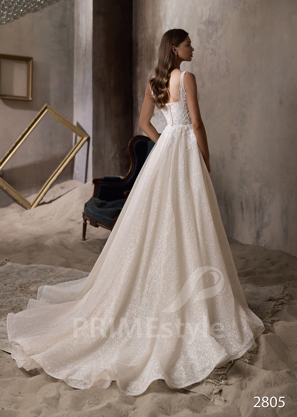 Svadobné šaty s dlhými prehozovými...