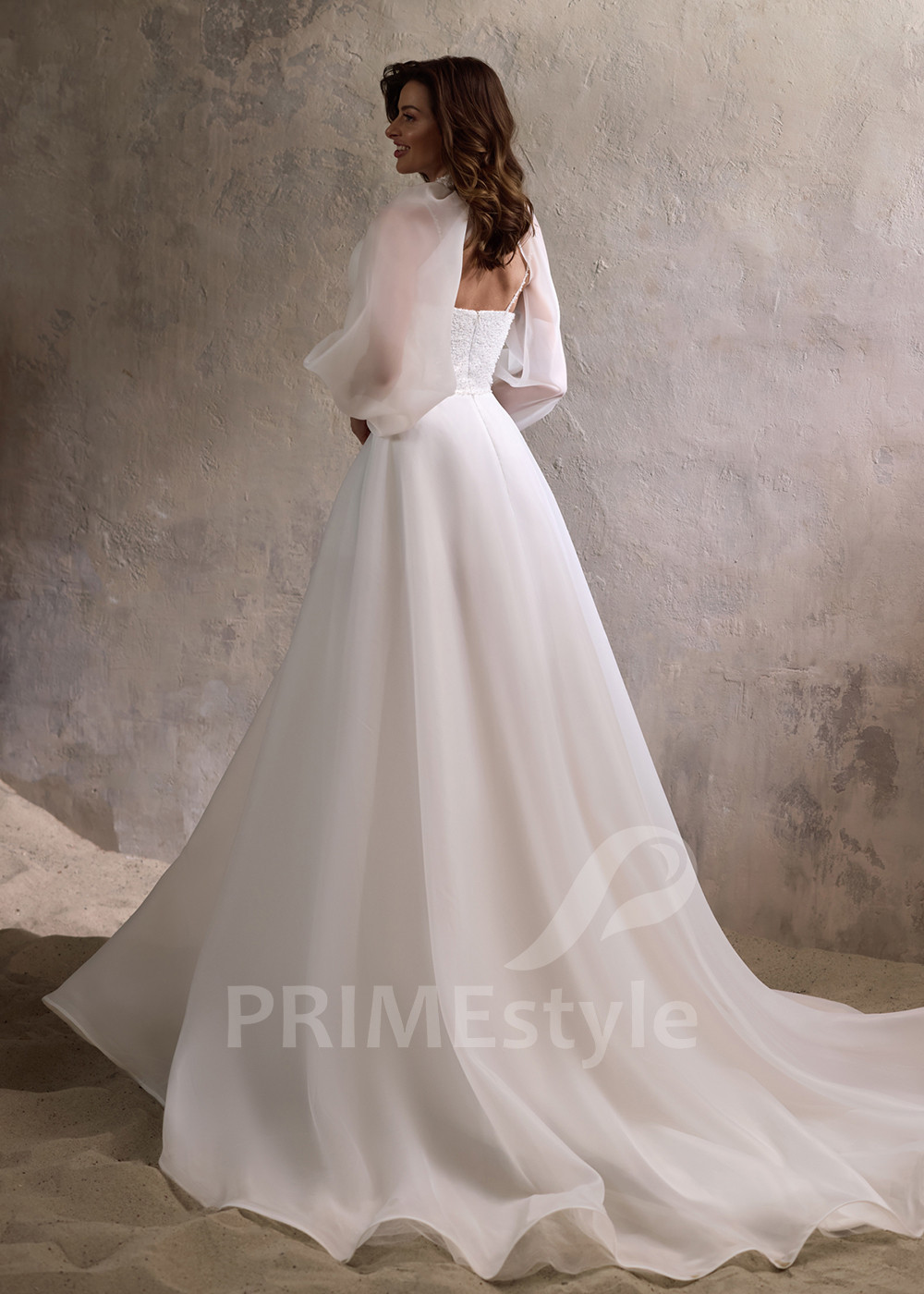 Extravagantne svadobné šaty s dlhým...