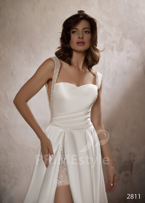 Elegantné saténové svadobné šaty na ramienka LC2811 2