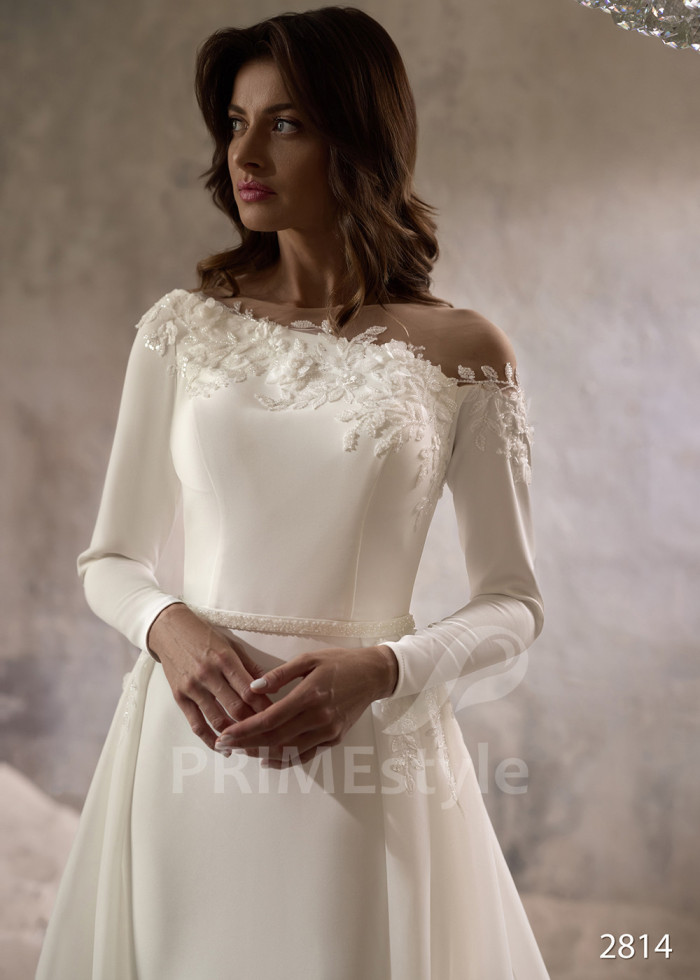 Hladké svadobné šaty s odopínateľnou vlečkou LC2814