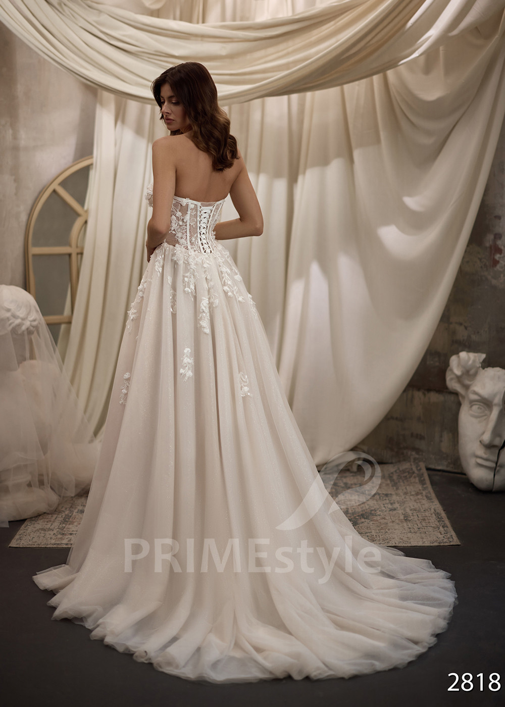 Romantické svadobné šaty s dlhými...