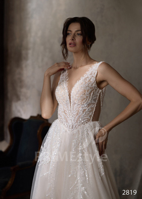 Luxusné čipkované svadobné šaty LC2819 2