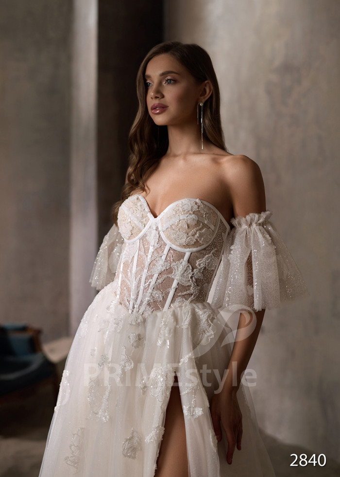 Moderné čipkované svadobné šaty LC2840